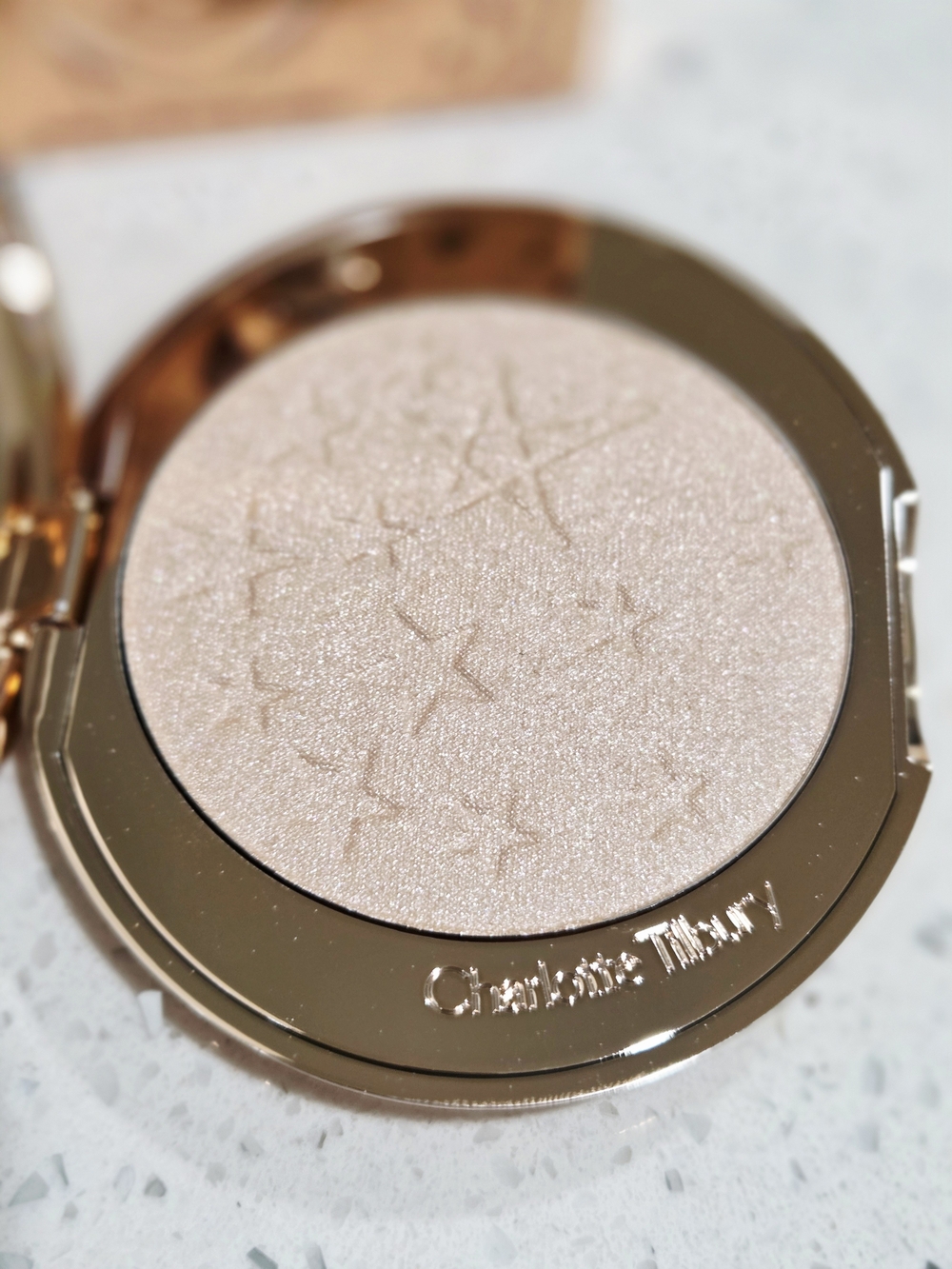 Charlotte Tilbury Moonlit Glow Highlighter - Soft Champagne Glow